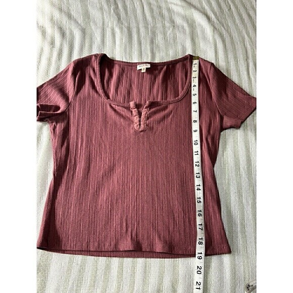 Selfie Scoop Short Sleeve Hook & Eye Rib-Knit Crop Top Juniors Medium Pink Mauve - Picture 9 of 11